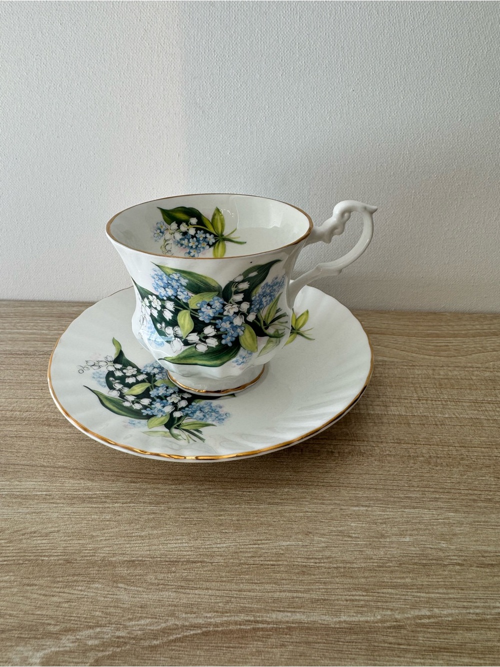 Vintage Royal Minster Fine Bone China Teacup & Saucer England Floral Gold Trim